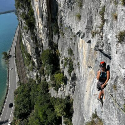 brison-grande-falaise-voie-des-toits